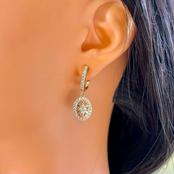 14K Gold Vintage Style Dangle Drop Earrings - Picture 7 of 8